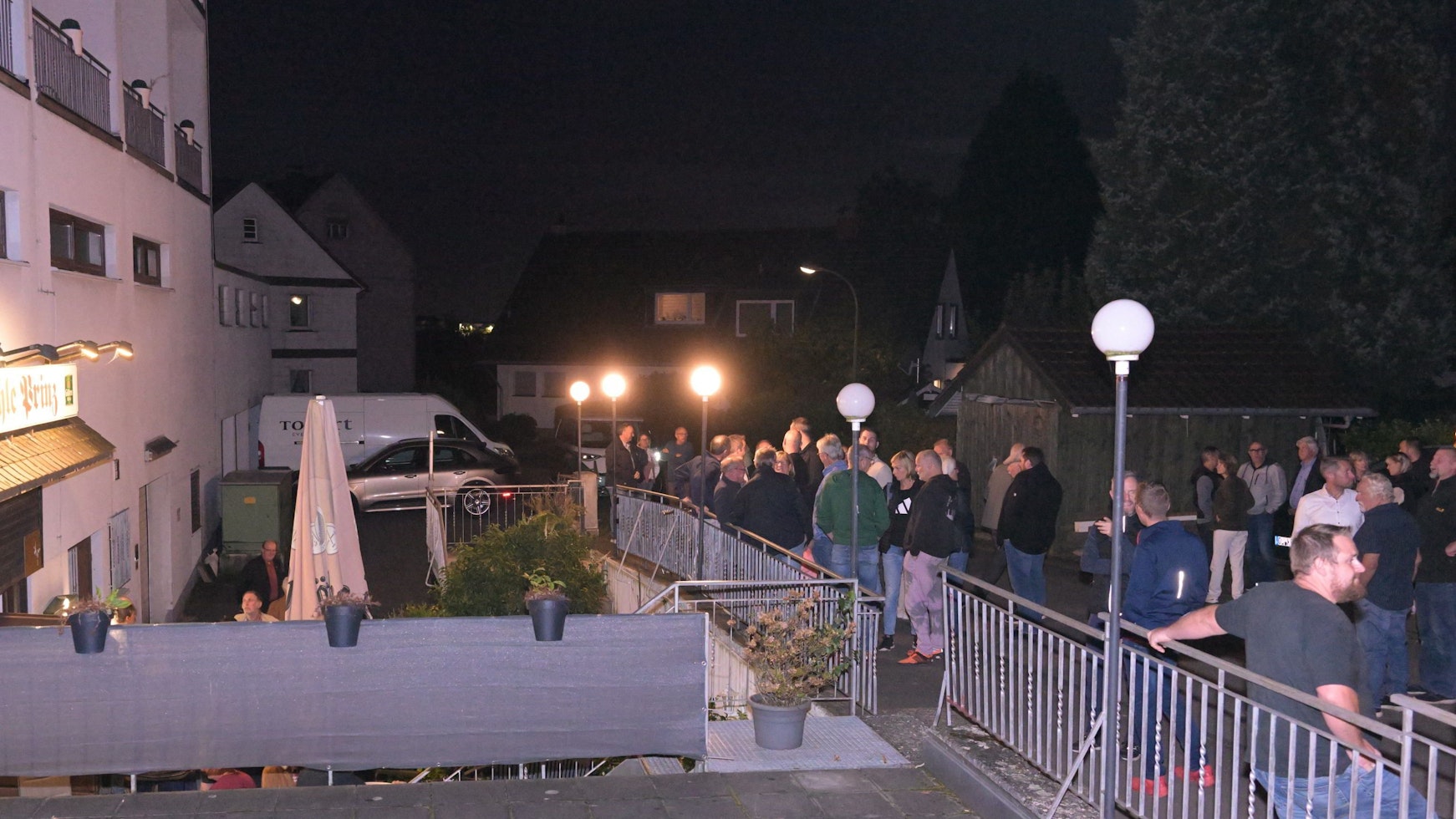 Bechen Bürgerinformation zum Bebauungsplan vollständig überlaufen.