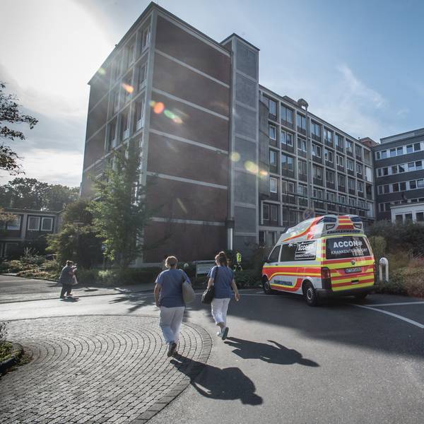 An der Notfallambulanz. Foto: Ralf Krieger