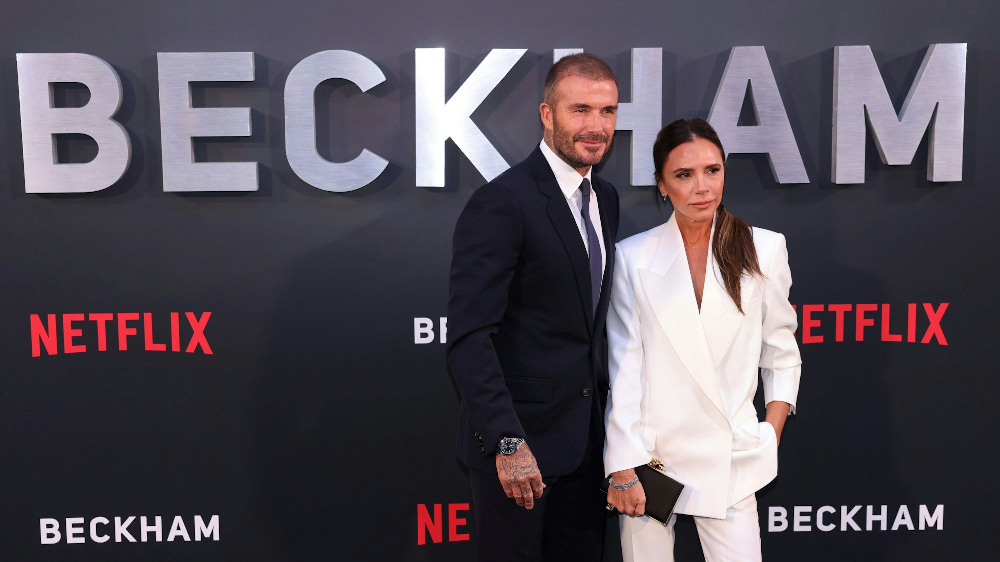 David Beckham und Victoria Beckham posieren bei der Premiere der Netflix-Doku.