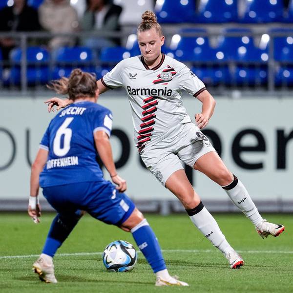 v.li.: Michaela Specht TSG, 6, Nikola Karczewska B04, 9, Zweikampf, Spielszene, Duell, duel, tackle, tackling, Dynamik, Action, Aktion, 09.10.2023, Sinsheim Hoffenheim Deutschland, Fussball, Google Pixel Frauen-Bundesliga, TSG 1899 Hoffenheim - Bayer 04 Leverkusen, 09.10.2023, Sinsheim Hoffenheim Deutschland, Fussball, Google Pixel Frauen-Bundesliga, TSG 1899 Hoffenheim - Bayer 04 Leverkusen, DFB/DFL REGULATIONS PROHIBIT ANY USE OF PHOTOGRAPHS AS IMAGE SEQUENCES AND/OR QUASI-VIDEO. *** v li Michaela Specht TSG, 6 , Nikola Karczewska B04, 9 , duel, duel scene, duel, tackle, tackling, dynamic, action, action, 09 10 2023, Sinsheim Hoffenheim Germany , football, Google Pixel Frauen Bundesliga, TSG 1899 Hoffenheim Bayer 04 Leverkusen, 09 10 2023, Sinsheim Hoffenheim Germany , Football, Google Pixel Women Bundesliga, TSG 1899 Hoffenheim Bayer 04 Leverkusen, DFB DFL REGULATES PROHIBIT ANY USE OF PHOTOGRAPHS AS IMAGE SEQUENCES AND OR QUASI VIDEO xozx