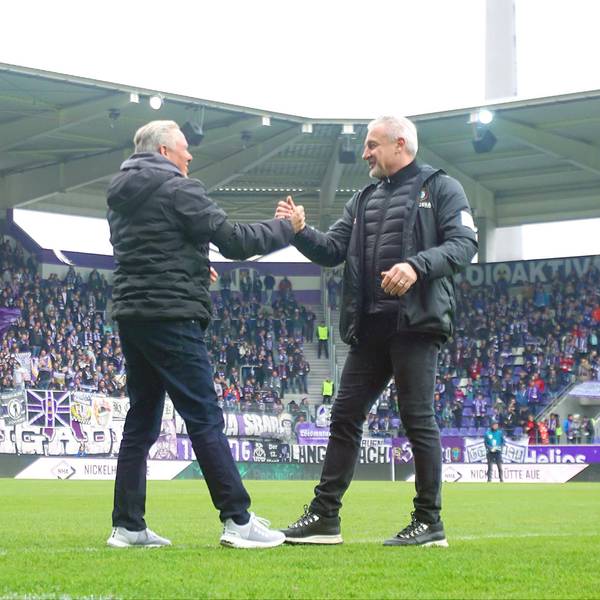 Trainer Pavel Dotchev Aue, rechts mit Trainer Olaf Janßen Köln Fußball 3.Liga 2022/23 Erzgebirge Aue - Viktoria Köln 1:1 am 29.4.2023 Erzgebirge Aue - Viktoria Köln *** Coach Pavel Dotchev Aue, right with coach Olaf Janßen Cologne Football 3 Liga 2022 23 Erzgebirge Aue Viktoria Cologne 1 1 on 29 4 2023 Erzgebirge Aue Viktoria Cologne