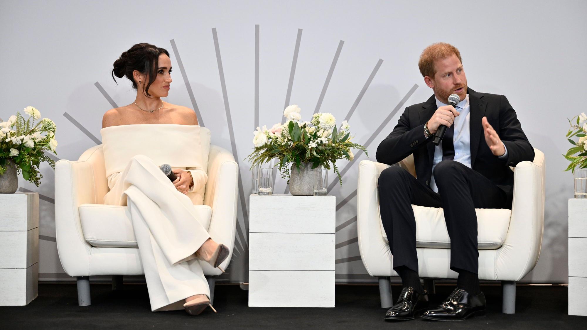 Herzogin Meghan und Prinz Harry nehmen am Elterngipfel der Archewell Foundation zum Thema „Psychisches Wohlbefinden im digitalen Zeitalter“ im Rahmen des Welttages der psychischen Gesundheit des Projekts „Healthy Minds“ teil.