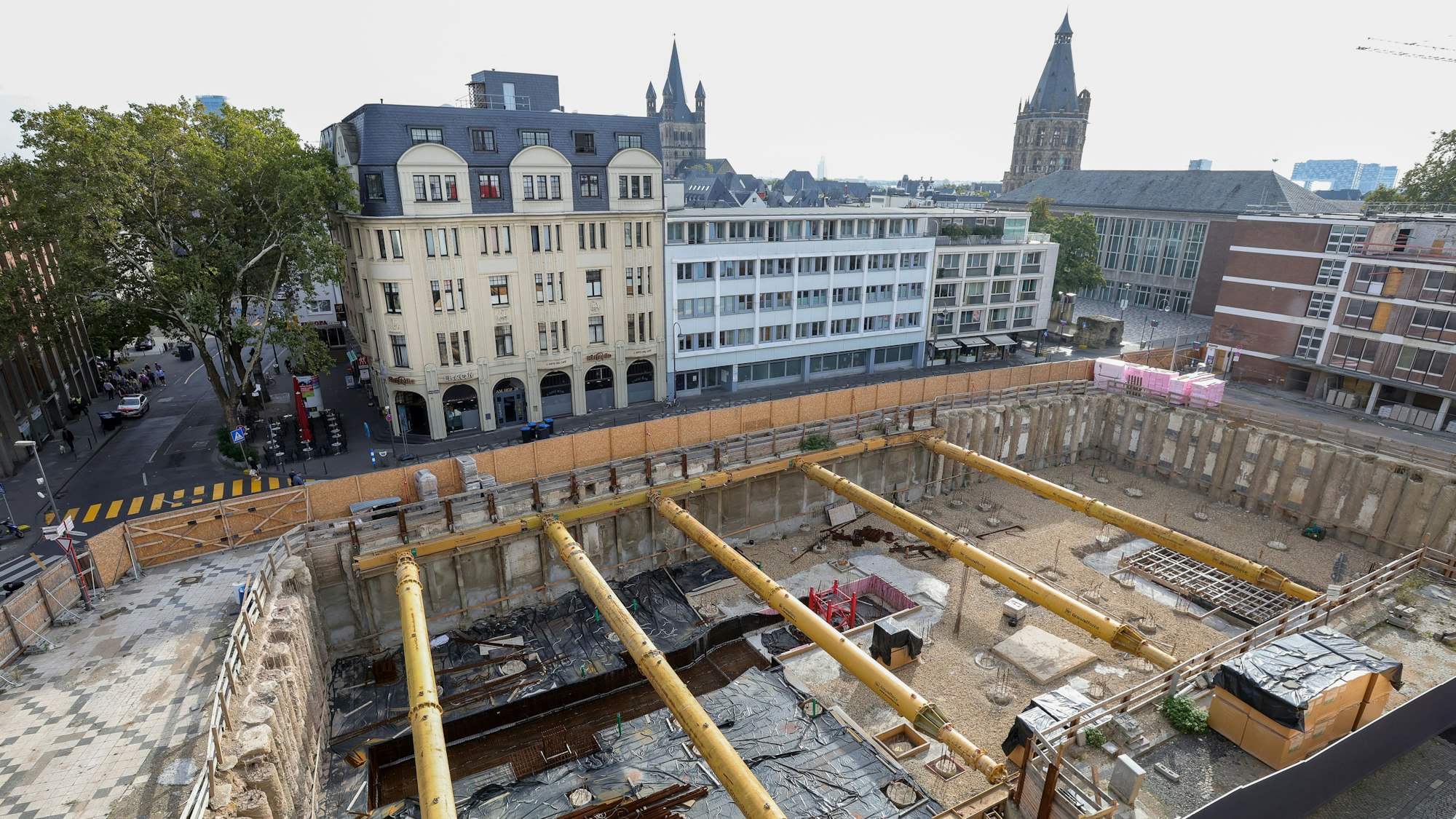 Das „Laurenz-Carré“ rund 200 Meter südlich des Doms. Momentan ruhen die Arbeiten.