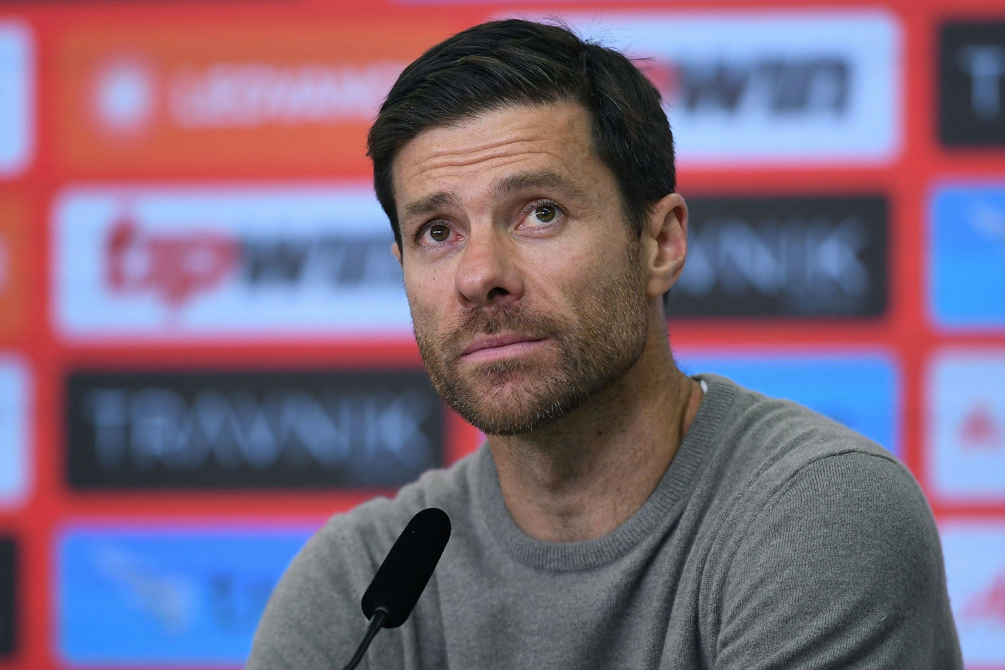 Bayer-Trainer Xabi Alonso Trainer hat mit seiner Werkself derzeit einen Lauf. Das weckt Begehrlichkeiten.