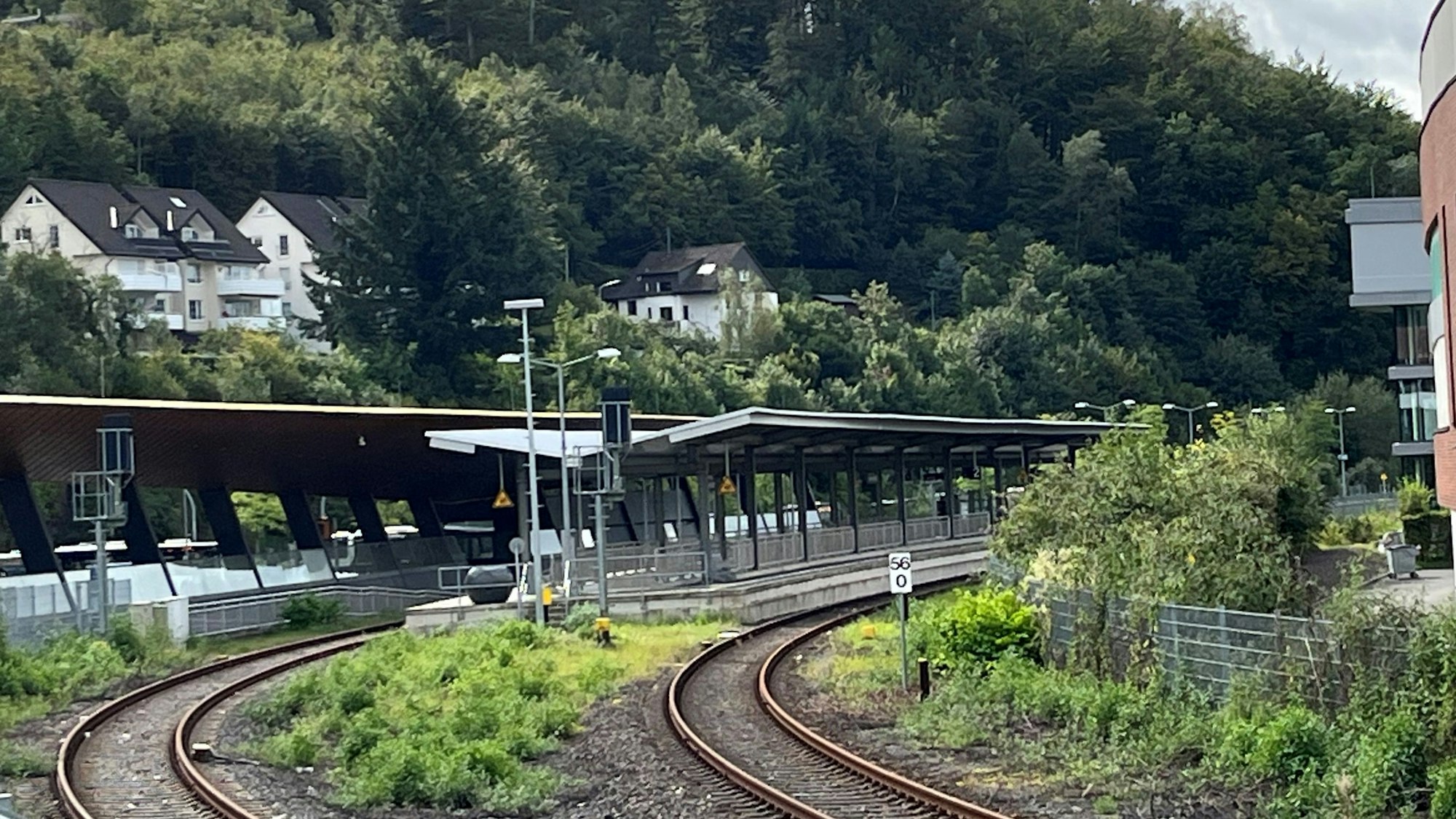 Blick auf den Gummersbacher Bahnhof im Herbst 2023.