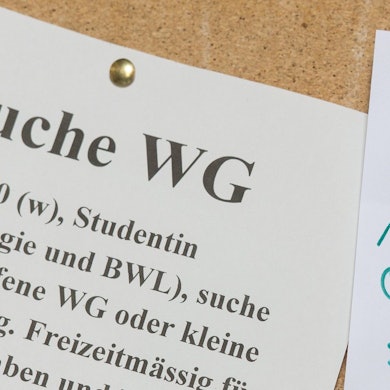 Wohnungsgesuch einer Studentin (Symbolbild)