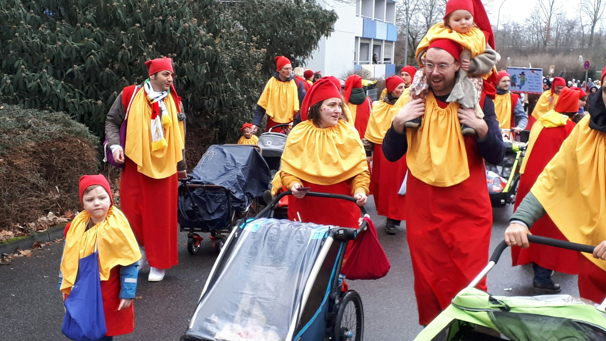 Jecke beim Kölner Veedelszug Riehl (Archivbild)