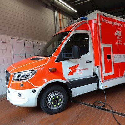 Der E-Rettungswagen auf der Feuerwache in Marienburg