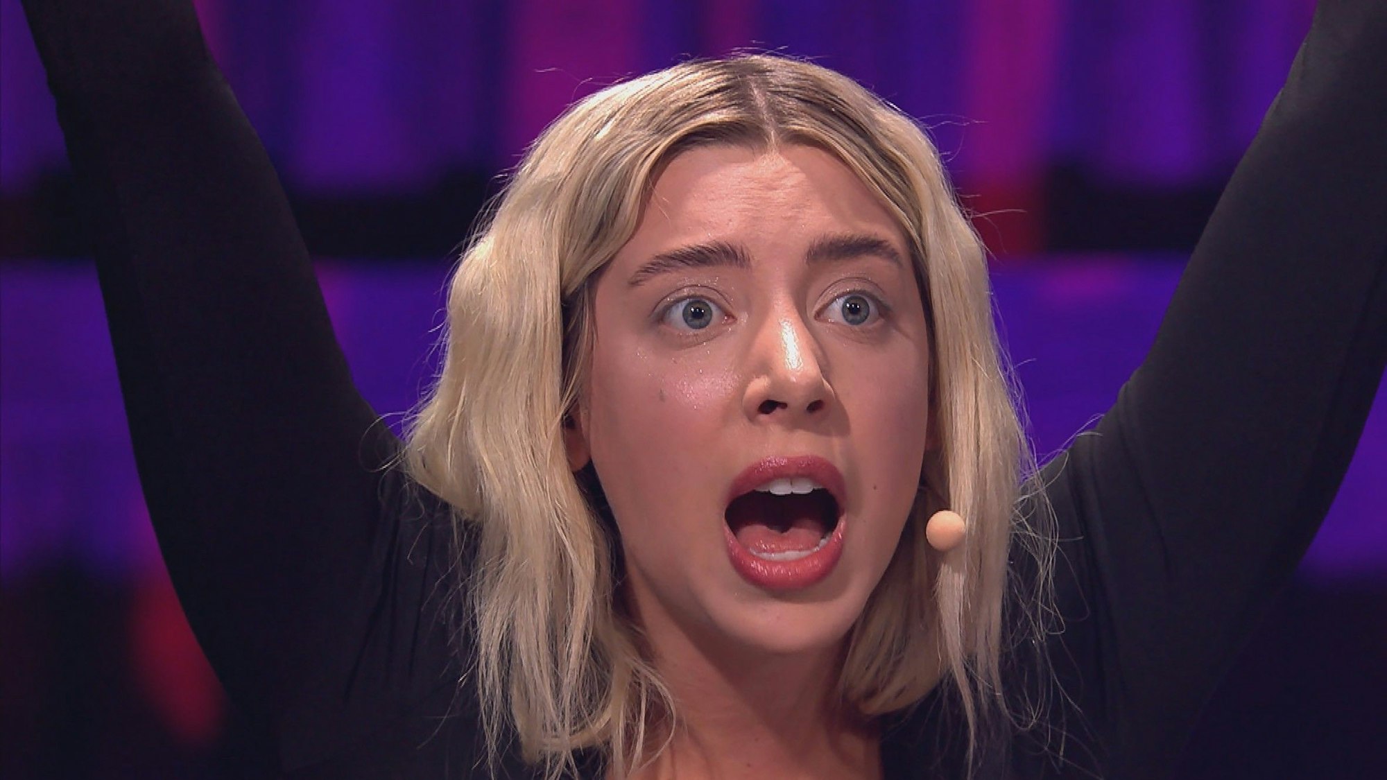 Walentina Doronina schreit beim Spiel.