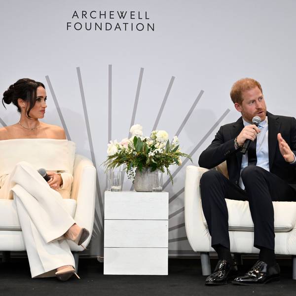 Meghan, Herzogin von Sussex, links, und Prinz Harry, Herzog von Sussex, nehmen am 10. Oktober 2023 in New York am Archewell Foundation Elterngipfel zum Thema „Psychisches Wohlbefinden im digitalen Zeitalter“ im Rahmen des Welttags der psychischen Gesundheit des Projekts Healthy Minds teil.