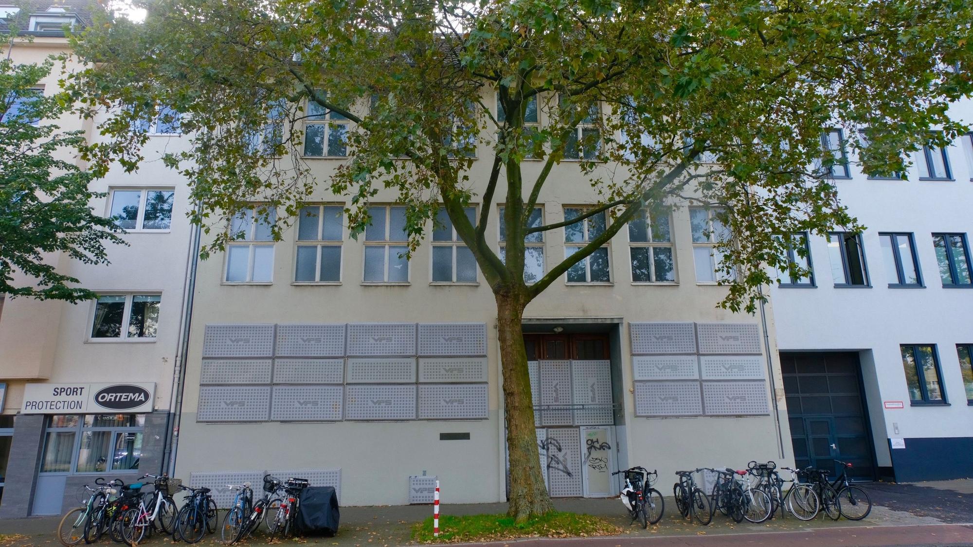 Das Haus an der Aachener Straße 443 ist verbarrikadiert.