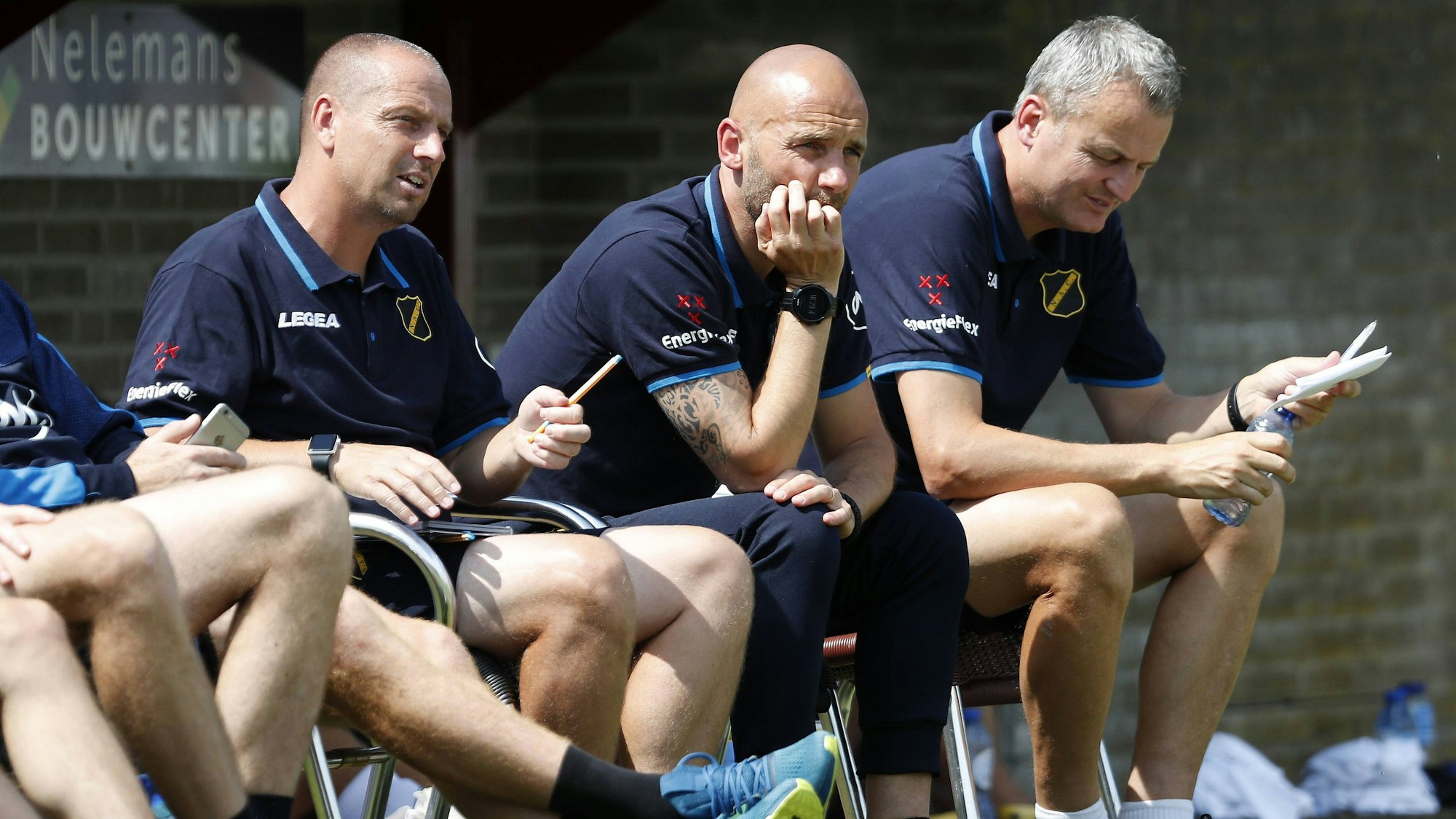 2018: Jefta Bresser (l.) als Assistenztrainer von NAC Breda.