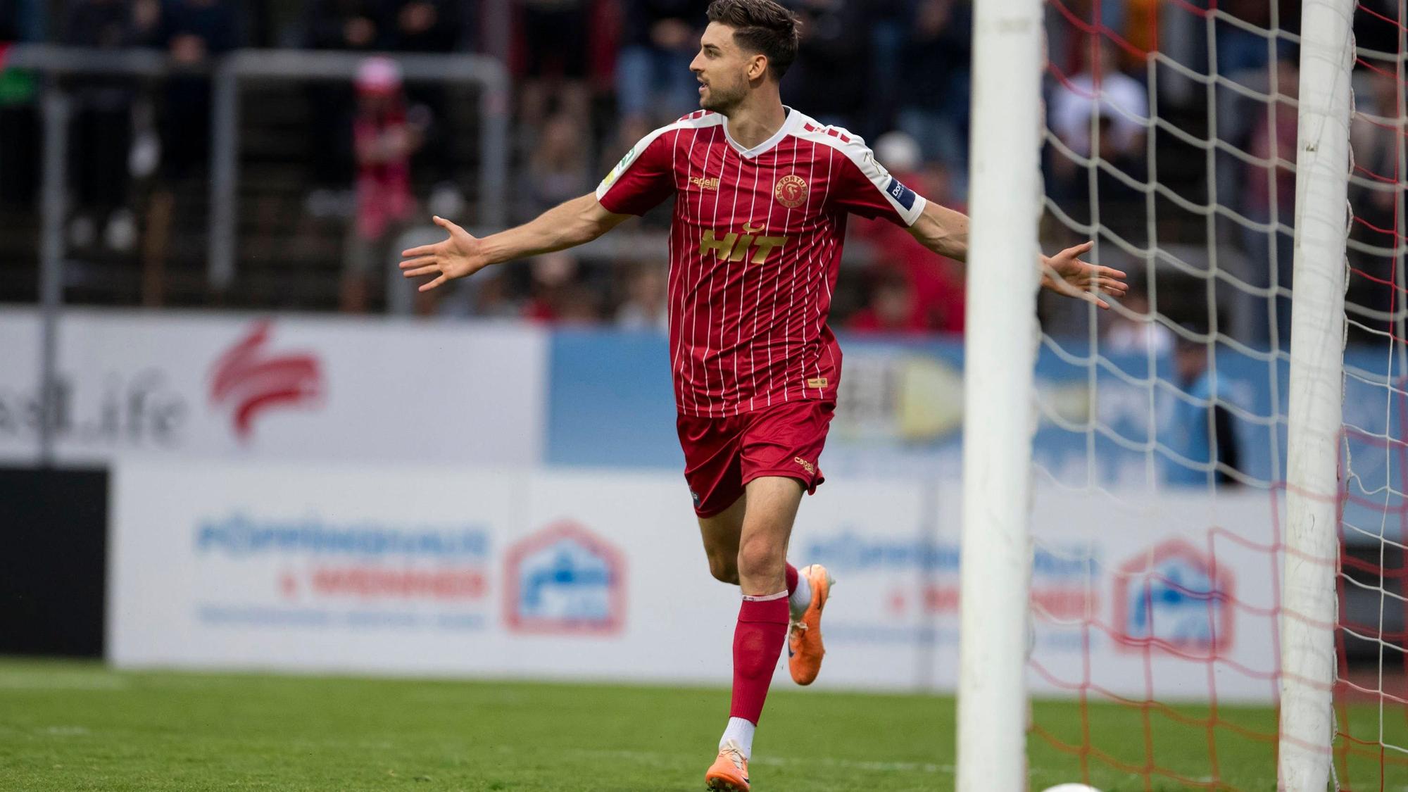 Regionalliga West: SC Fortuna Koeln - 1. FC Koeln U21, U 21 01.08.2023 Danny Breitfelder Fortuna Koeln, 29 bejubelt sein Tor zum 4:1, Regionalliga West, 1. Spieltag, SC Fortuna Koeln - 1. FC Koeln U21, am 01.08.2023, Suedstadion, Koeln *** Regionalliga West SC Fortuna Koeln 1 FC Koeln U21, 01 08 2023 Danny Breitfelder Fortuna Koeln, 29 celebrates his goal for 4 1, Regionalliga West, 1 matchday, SC Fortuna Koeln 1 FC Koeln U21, on 01 08 2023, Suedstadion, Koeln Copyright: xBEAUTIFULxSPORTS/Meuselx