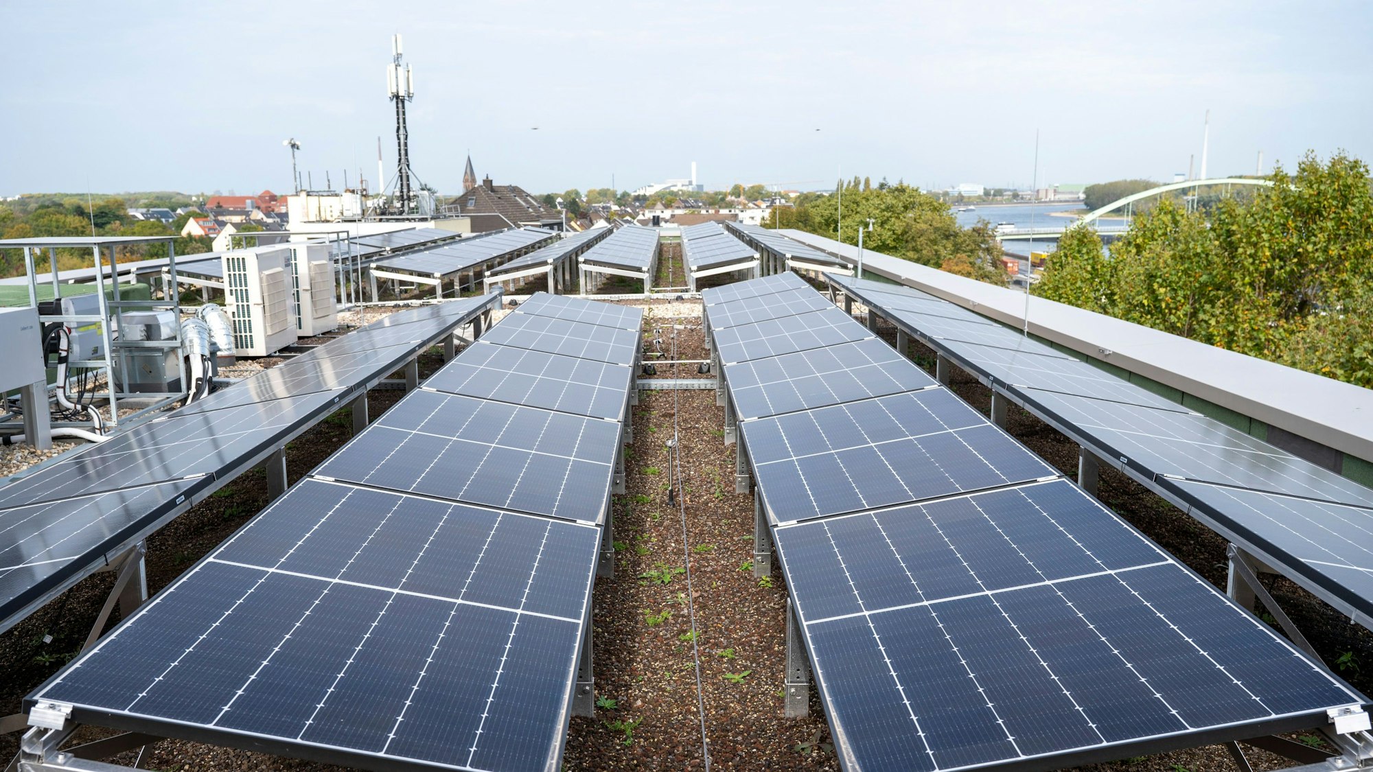 Photovoltaikanlagen auf Dächern der HGK.