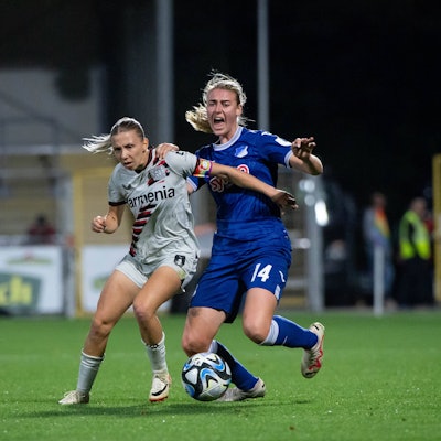 Elisa Senß Bayer 04 Leverkusen, 06 im Zweikampf mit Lisa Doorn TSG Hoffenheim, 14, GER, TSG 1899 Hoffenheim vs Bayer 04 Leverkusen, Fussball Google Pixel Frauen Bundesliga, 3. Spieltag, Saison 2023/2024, 09.10.2023 DFB regulations prohibit any use of photographs as image sequences and/or quasi-video GER, TSG 1899 Hoffenheim vs Bayer 04 Leverkusen, Fussball Google Pixel Frauen Bundesliga, 3. Spieltag, Saison 2023/2024, 09.10.2023 Hoffenheim *** Elisa Senß Bayer 04 Leverkusen, 06 in a duel with Lisa Doorn TSG Hoffenheim, 14 , GER, TSG 1899 Hoffenheim vs Bayer 04 Leverkusen, Football Google Pixel Womens Bundesliga, Matchday 3, Season 2023 2024, 09 10 2023 DFB regulations prohibit any use of photographs as image sequences and or quasi video GER, TSG 1899 Hoffenheim vs Bayer 04 Leverkusen, Football Google Pixel Womens Bundesliga, Matchday 3, Season 2023 2024, 09 10 2023 Hoffenheim Copyright: xEibner-Pressefoto/Memmlerx EP_MMR