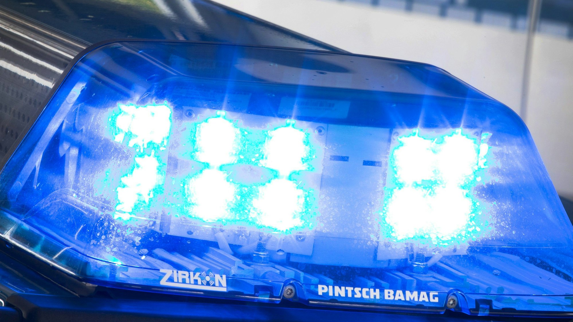 Das Blaulicht eines Polizeiwagens.