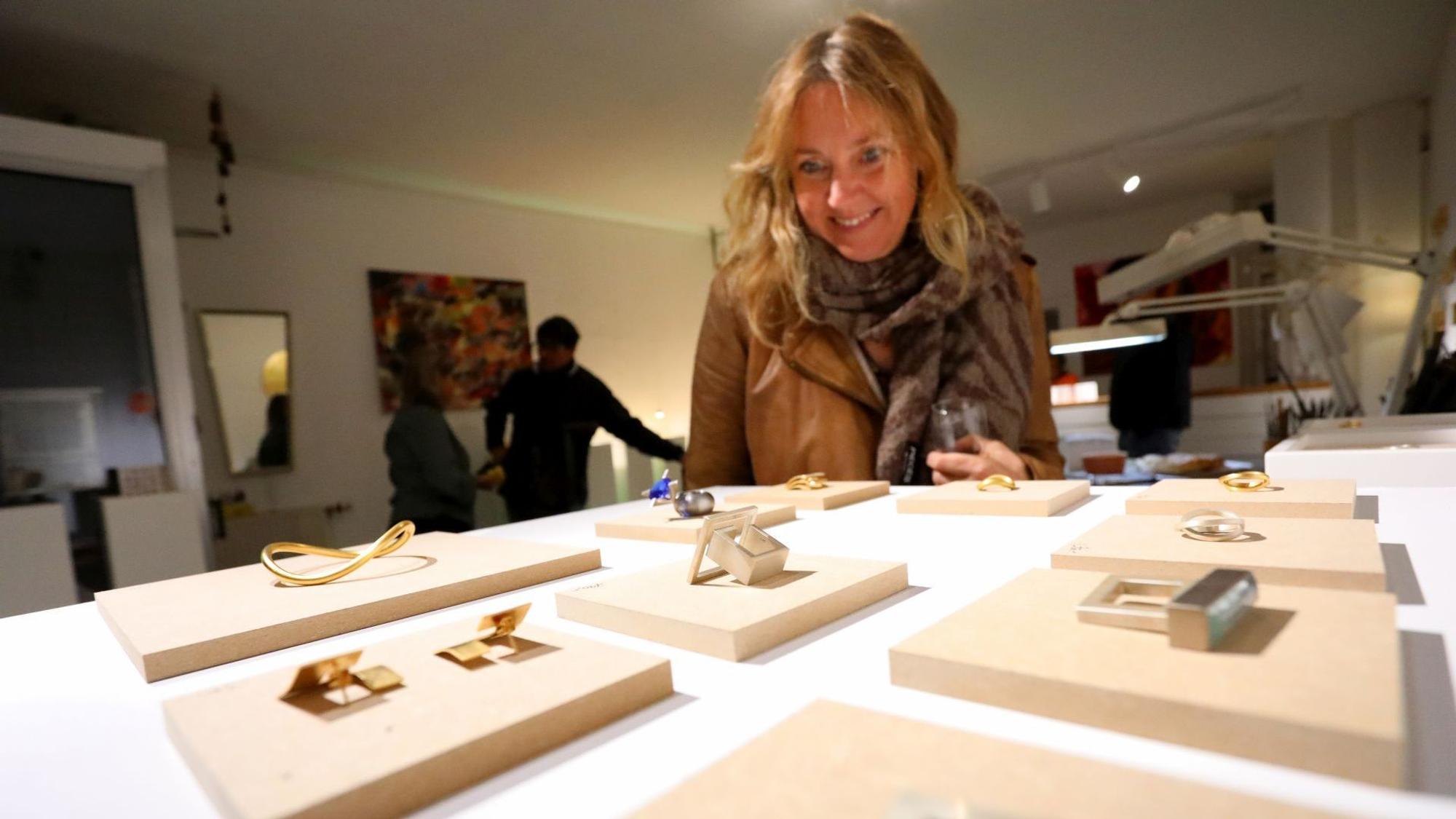 Ausstellung im Schmuckatelier "Heavy Metal" auf der Linzer Straße.