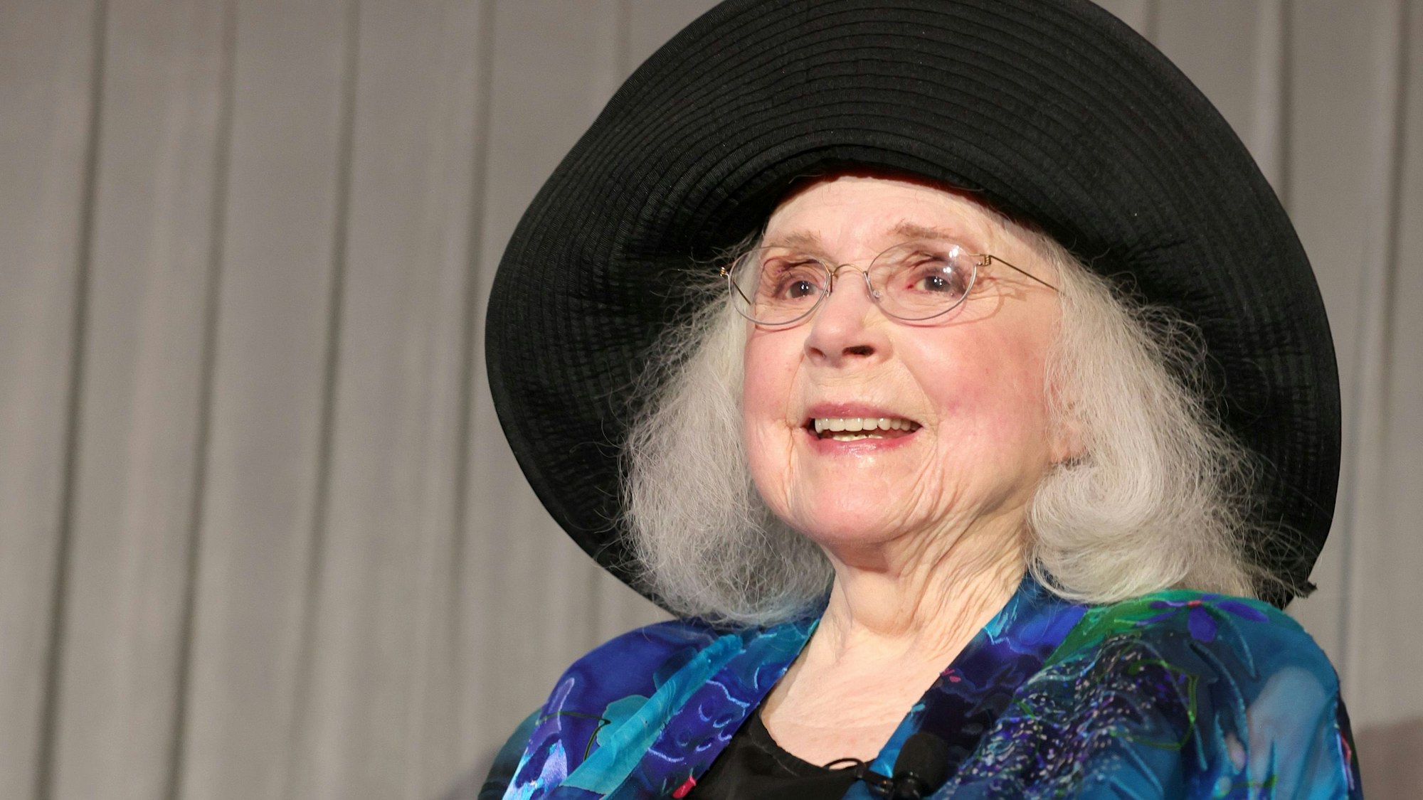 Gaststar Piper Laurie spricht auf der Bühne des TCM Classic Film Festival 2022 im Club TCM im Hollywood Roosevelt am 24. April 2022 in Los Angeles, Kalifornien.