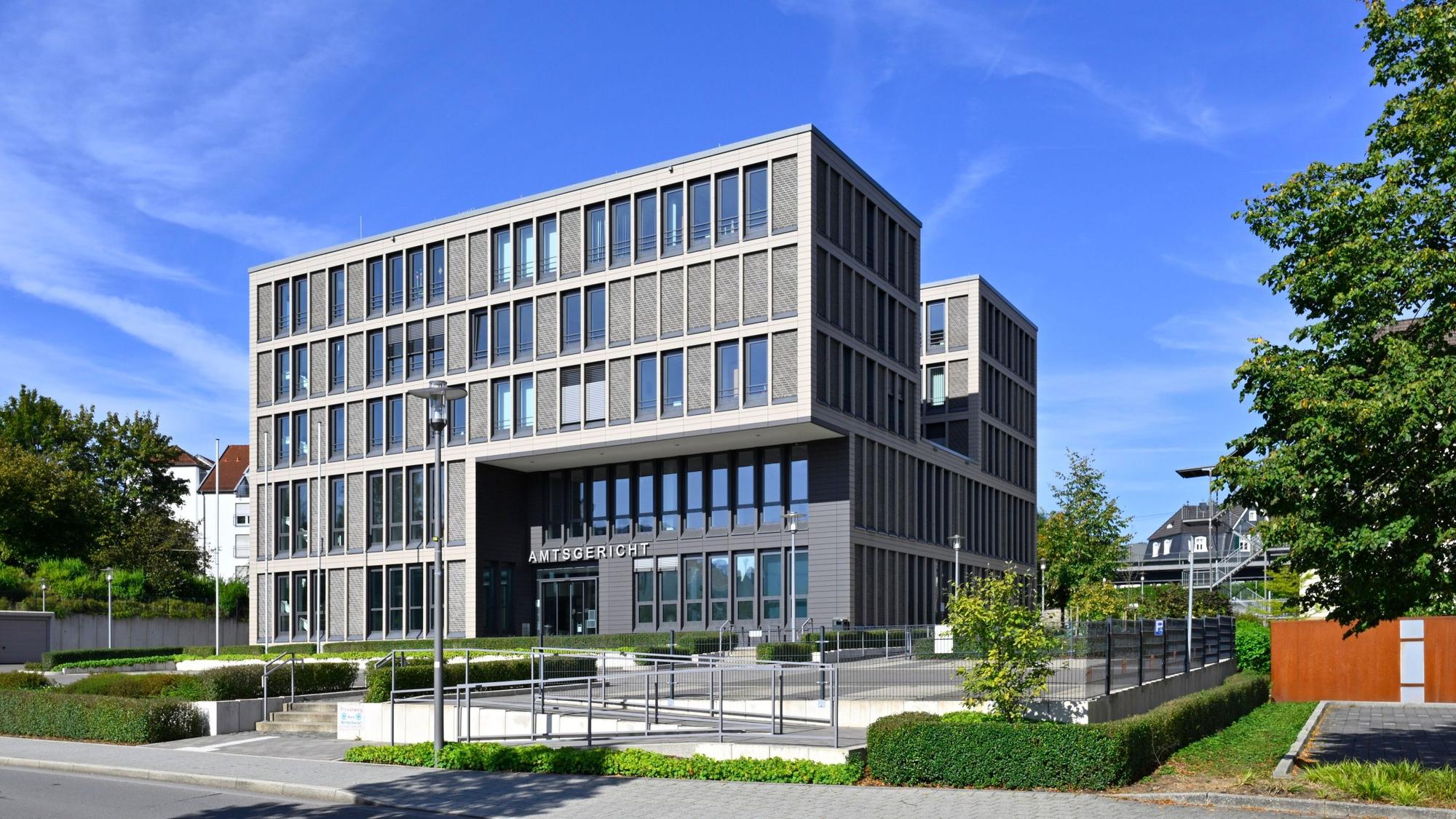 Das Gerichtsgebäude auf dem Steinmüllergelände.