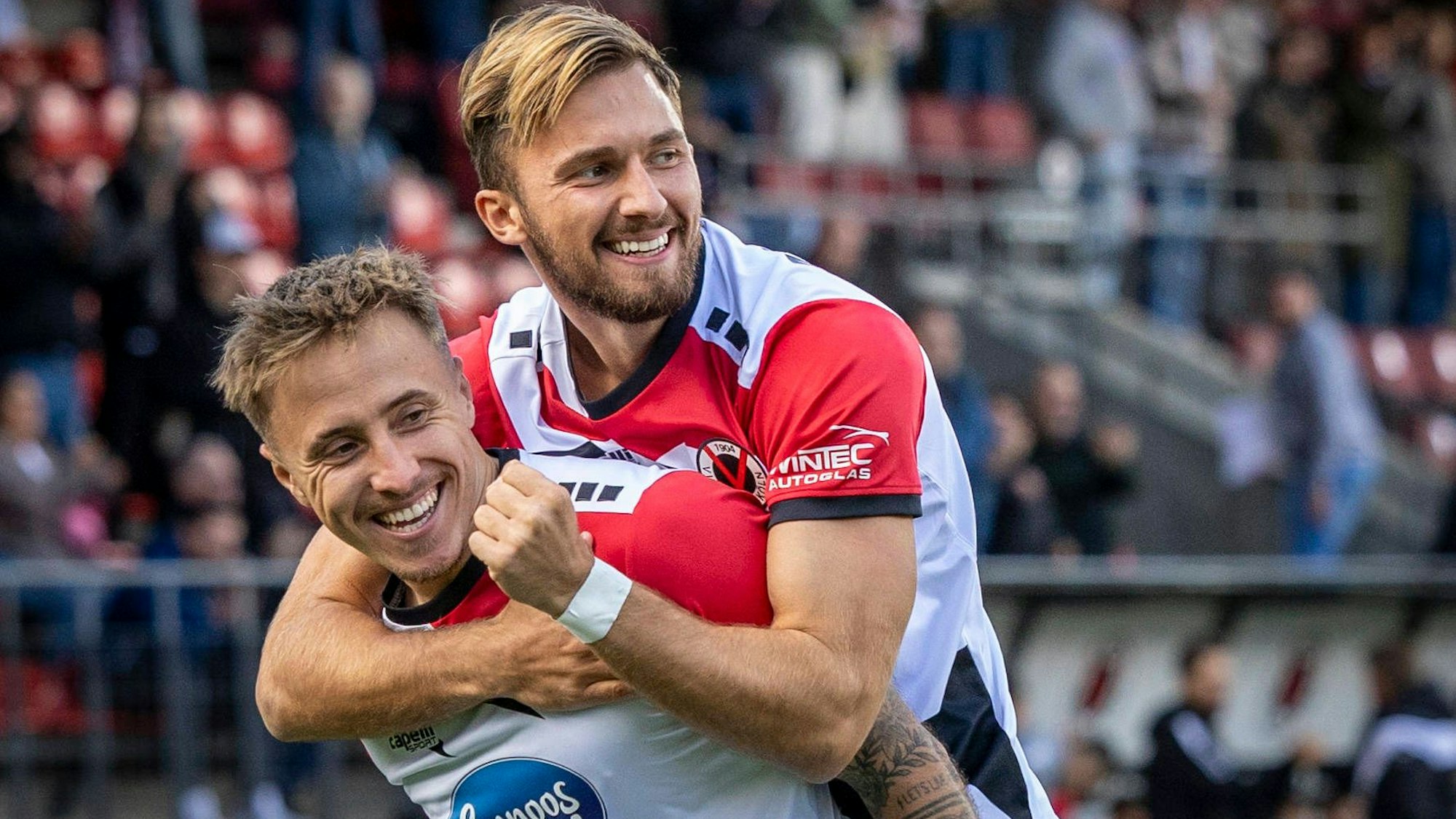 FC Viktoria Koeln - Erzgebirge Aue Tor durch Luca Marseiler FC Viktoria Koeln, Nr. 30 mit Valdrin Mustafa FC Viktoria Koeln, Nr. 11 FC Viktoria Koeln - Erzgebirge Aue, 11. Spieltag, am 14.10.2023 im Sportpark Hoehenberg in Koeln. DFL REGULATIONS PROHIBIT ANY USE OF PHOTOGRAPHS AS IMAGE SEQUENCES AND/OR QUASI-VIDEO. *** FC Viktoria Koeln Erzgebirge Aue Goal by Luca Marseiler FC Viktoria Koeln, Nr 30 with Valdrin Mustafa FC Viktoria Koeln, Nr 11 FC Viktoria Koeln Erzgebirge Aue, 11 Matchday, on 14 10 2023 at Sportpark Hoehenberg in Koeln DFL REGULATIONS PROHIBIT ANY USE OF PHOTOGRAPHS AS IMAGE SEQUENCES AND OR QUASI VIDEO Copyright: xBEAUTIFULxSPORTS/LeahxKohringx