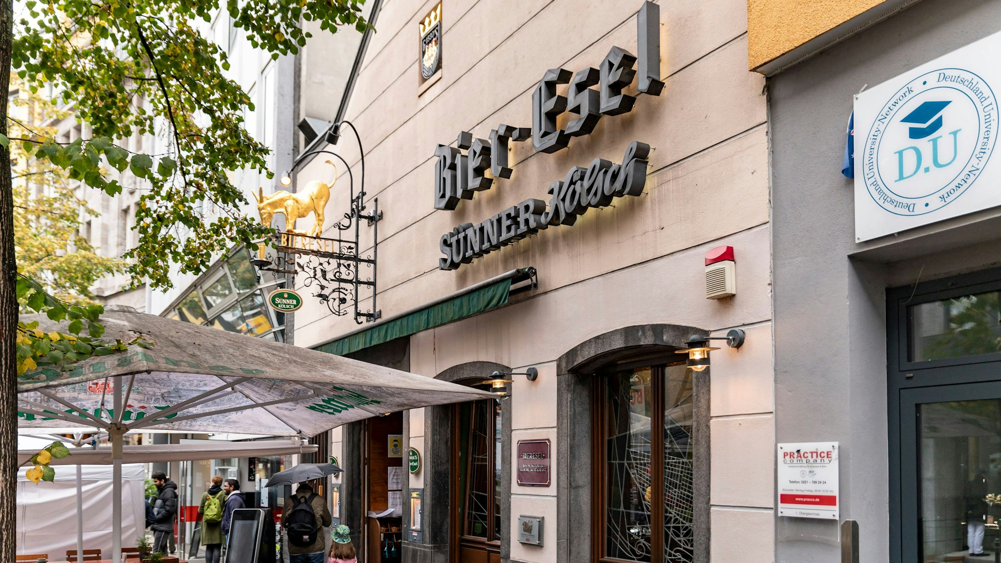 Außenansicht des Lokals „Bier-Esel“ in Köln