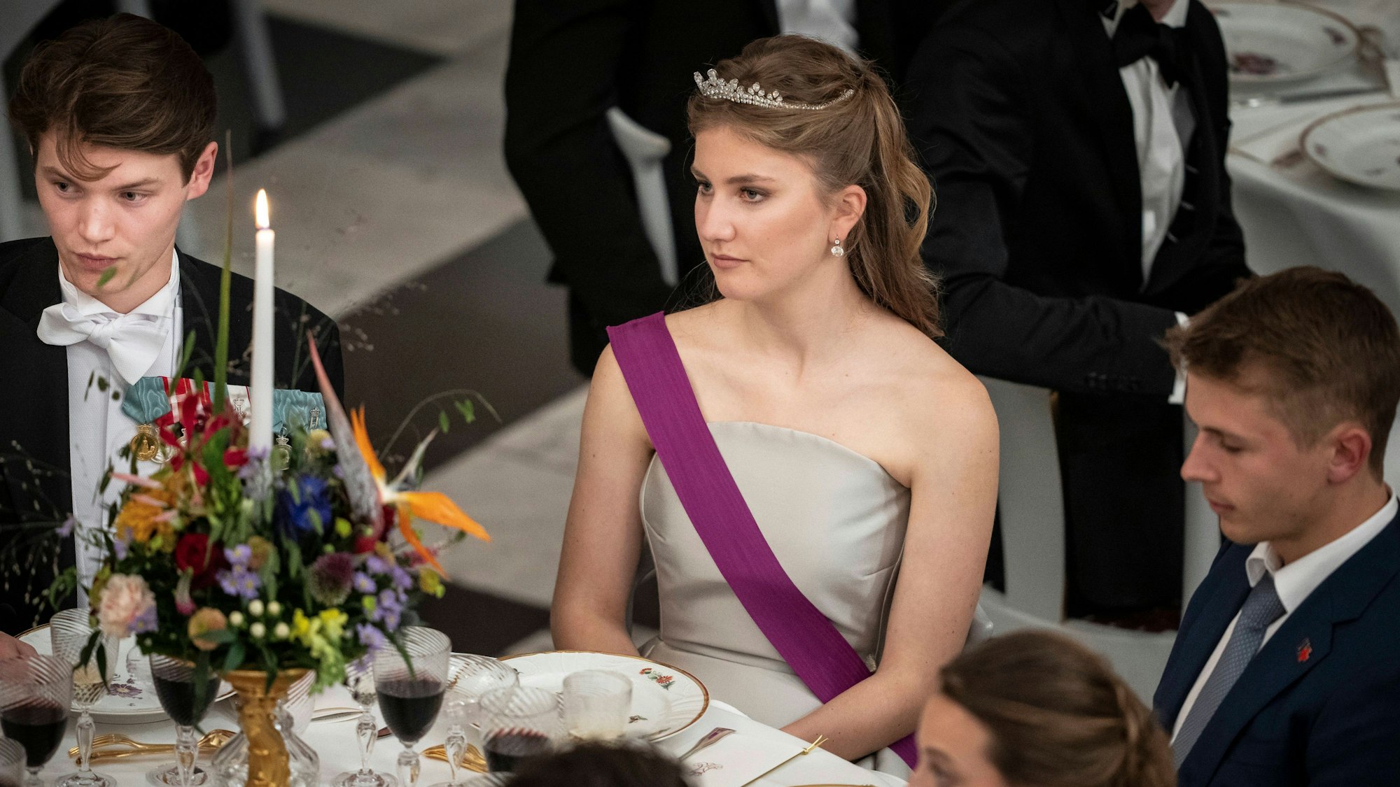 Graf Felix und Prinzessin Elisabeth von Belgien während des Galadinners zum 18. Geburtstag von Prinz Christian im Schloss Christiansborg in Kopenhagen, Sonntag, 15. Oktober 2023.