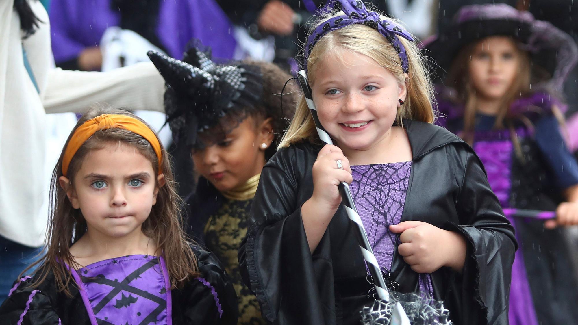 Kids an Halloween.