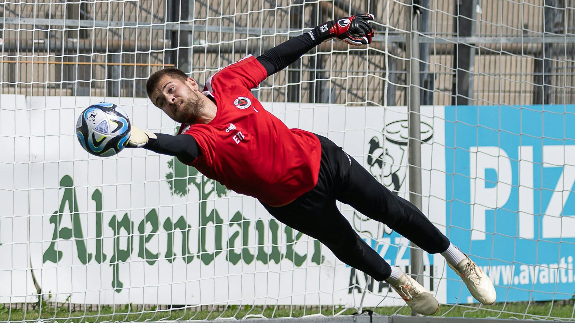 Ben Alexander Voll Torwart, Viktoria Koeln, 1. GER, SpVgg Unterhaching gegen Viktoria Koeln, Fussball, 3. Bundesliga, 4. Spieltag, Saison 2023/2024, 26.08.2023. DFL DFB REGULATIONS PROHIBIT ANY USE OF PHOTOGRAPHS as IMAGE SEQUENCES and or QUASI-VIDEO. GER, SpVgg Unterhaching gegen Viktoria Koeln, Fussball, 3. Bundesliga, 4. Spieltag, Saison 2023/2024, 26.08.2023. Unterhaching *** Ben Alexander Voll Goalkeeper, Viktoria Koeln, 1 GER, SpVgg Unterhaching vs Viktoria Koeln, Football, 3 Bundesliga, 4 Matchday, Season 2023 2024, 26 08 2023 DFL DFB REGULATES PROHIBIT ANY USE OF PHOTOGRAPHS as IMAGE SEQUENCES and or QUASI VIDEO GER, SpVgg Unterhaching vs Viktoria Koeln, Football, 3 Bundesliga, 4 Matchday, Season 2023 2024, 26 08 2023 Unterhaching Copyright: xEibner-Pressefoto/HeikexFeinerx EP_HFR