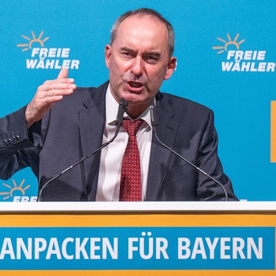 Hubert Aiwanger, Bundesvorsitzender der Freien Wähler, spricht beim Landesparteitag der Freien Wähler in Bayern.