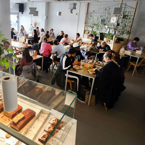 Innenansichten des Kaffeesaurus in Köln.