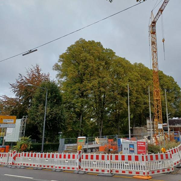 Blick im Oktober 2023 auf die Baustelle des Hauses der Kunst in Burscheid neben dem Rathaus