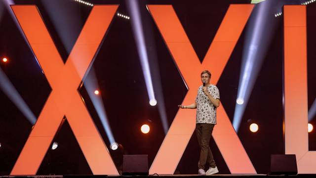 Till Reiners vor rund einem Jahr bei der Comedy Nacht in der Arena.