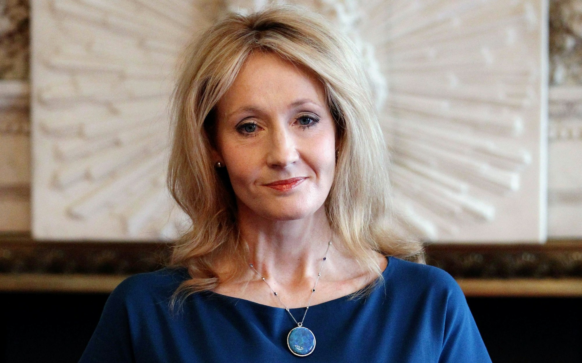 Harry-Potter-Autorin JK Rowling hat sich zur mutmaßlichen Entführung eines israelischen Mädchens geäußert. Die 12-Jährige, nun aller Wahrscheinlichkeit nach in den Händen der Hamas, ist ein großer Fan von Harry Potter.