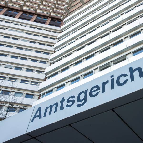 Das Amtsgericht Köln verhandelte gegen den bekannten Kölner Strafverteidiger.