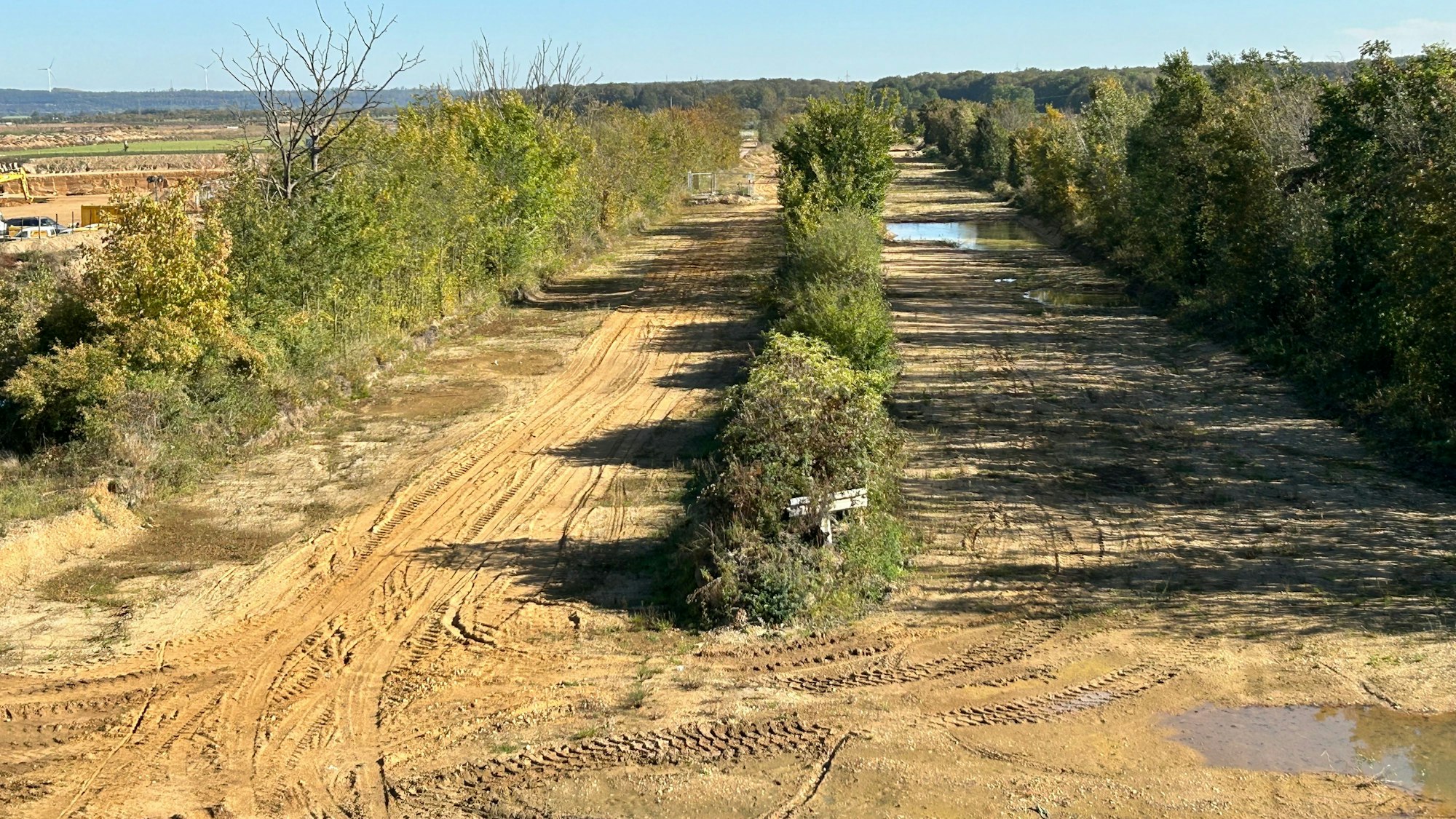 Die alte Trasse der Autobahn 4 im Rheinischen Braunkohlerevier bei Manheim