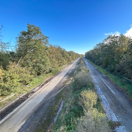 Die alte Trasse der Autobahn 4 im Rheinischen Braunkohlerevier bei Manheim