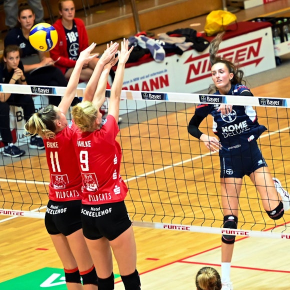 16.09.2023,-Volleyball-Bayer Volleys - Stralsund
rechts: Fabienne Schuldt (Bayer)
Foto: Uli Herhaus