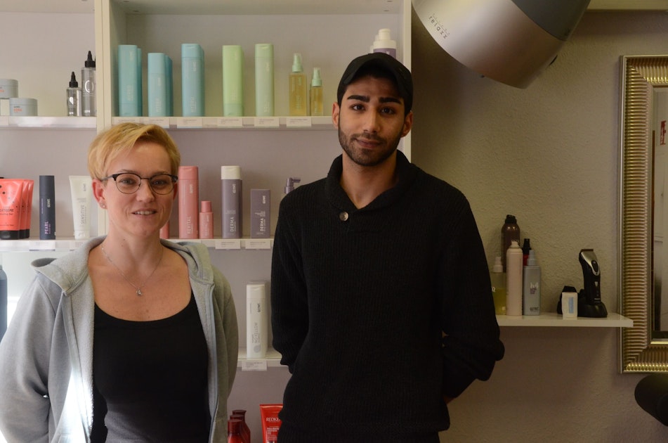 In Troisdorfer Friseursalon: Junger Syrer lernte Deutsch und Handwerk ...