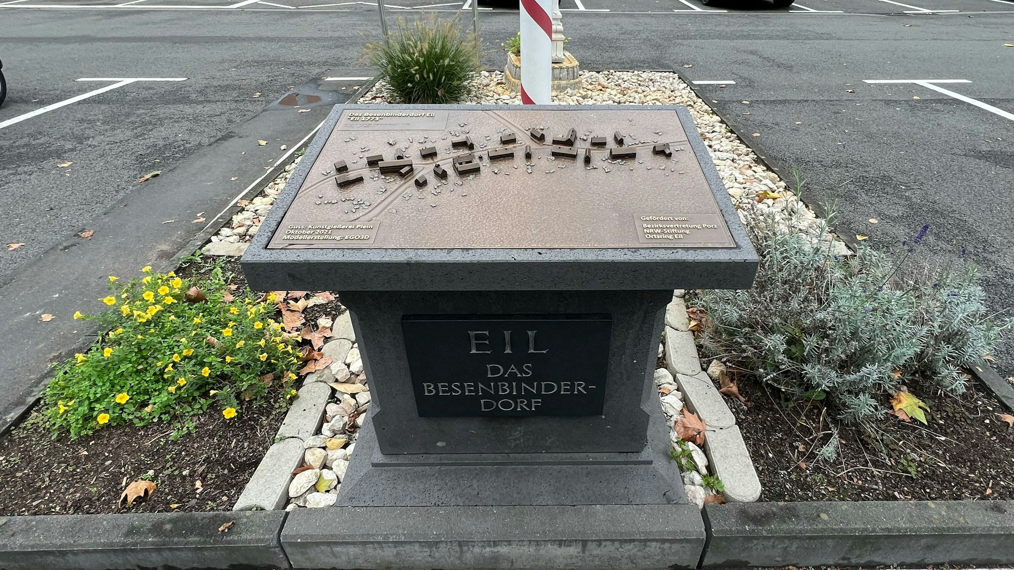 Das 3D-Modell aus Bronze am Pfarrer-Oermann-Platz zeigt einen STraßenabschnitt aus dem Jahr 1773 und ist Teil des Kulturpfades Eil.