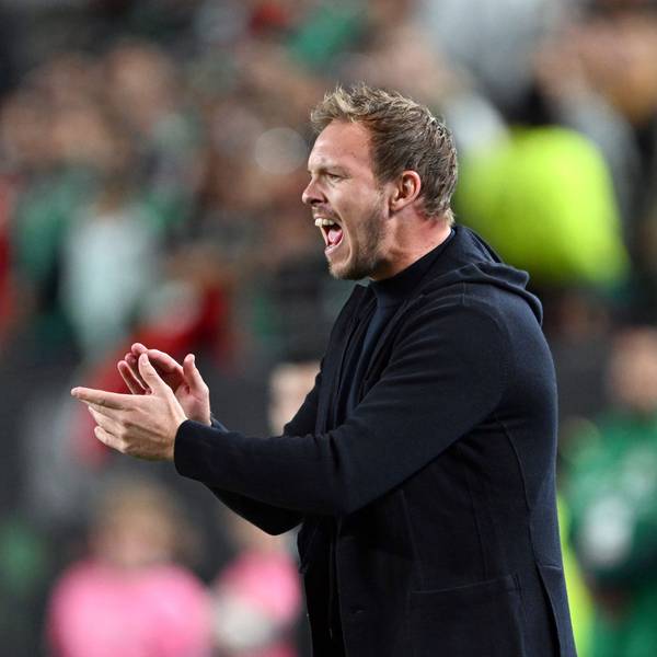 Julian Nagelsmann zeigte sich erneut hoch engagiert. Seine Garderobe fiel im zweiten Spiel als Bundestrainer allerdings weniger auffällig aus.