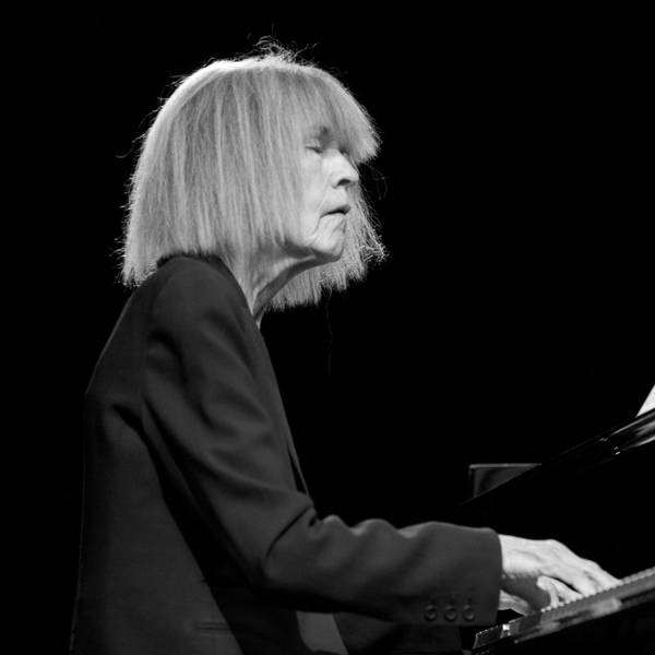 25.05.2012, Nordrhein-Westfalen, Moers: Die amerikanische Pianistin Carla Bley spielt mit ihrem Trio auf dem Moers Festival. Die US-amerikanische Jazzpianistin und Komponistin Carla Bley ist tot. Die Freejazz-Größe starb im Alter von 87 Jahren.