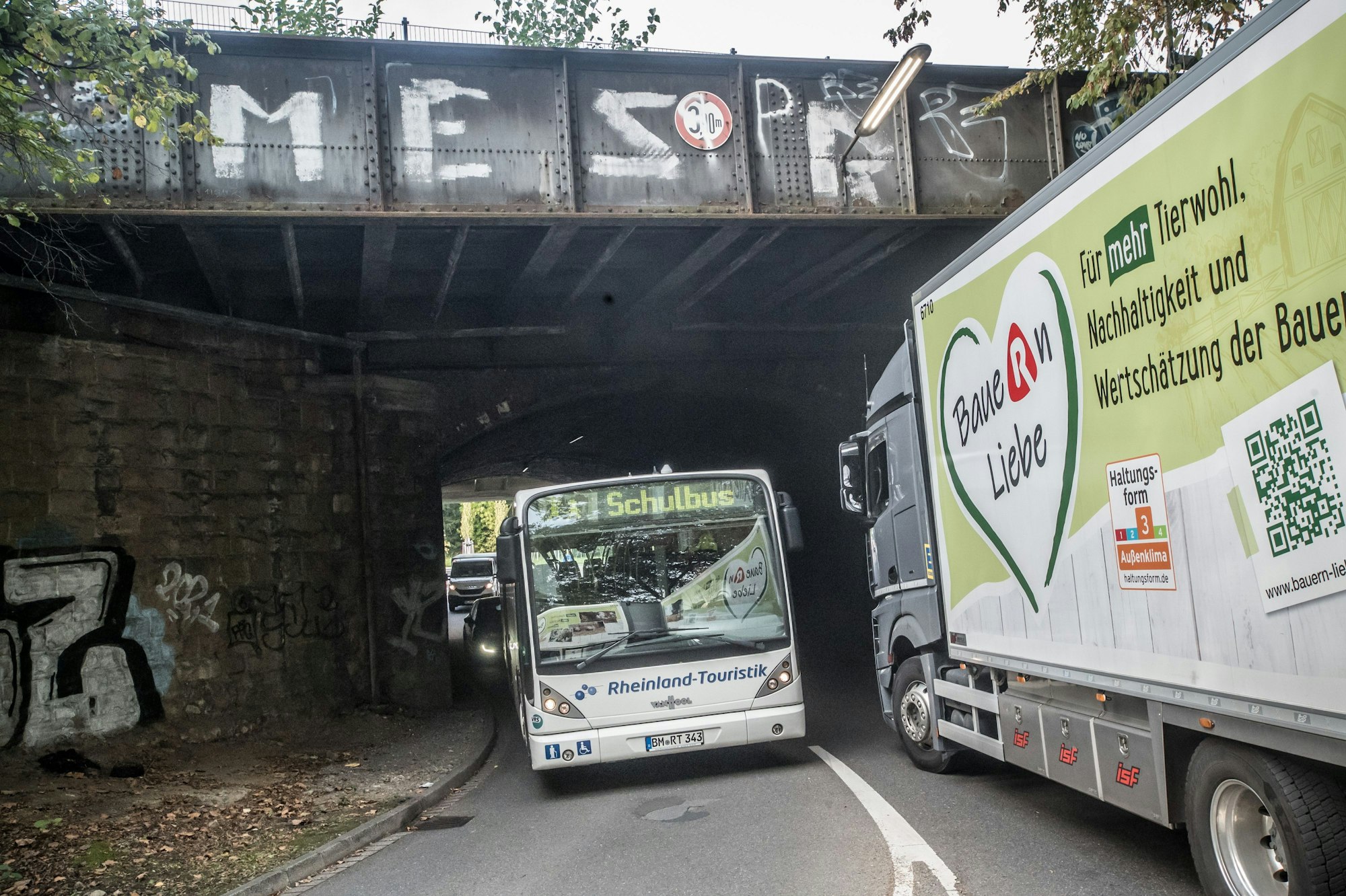 Lützenkirchener Straße: Bahn und Balkanexpress-Brücke soll ersetzt werden. Radweg, Planfeststellungsverfahren