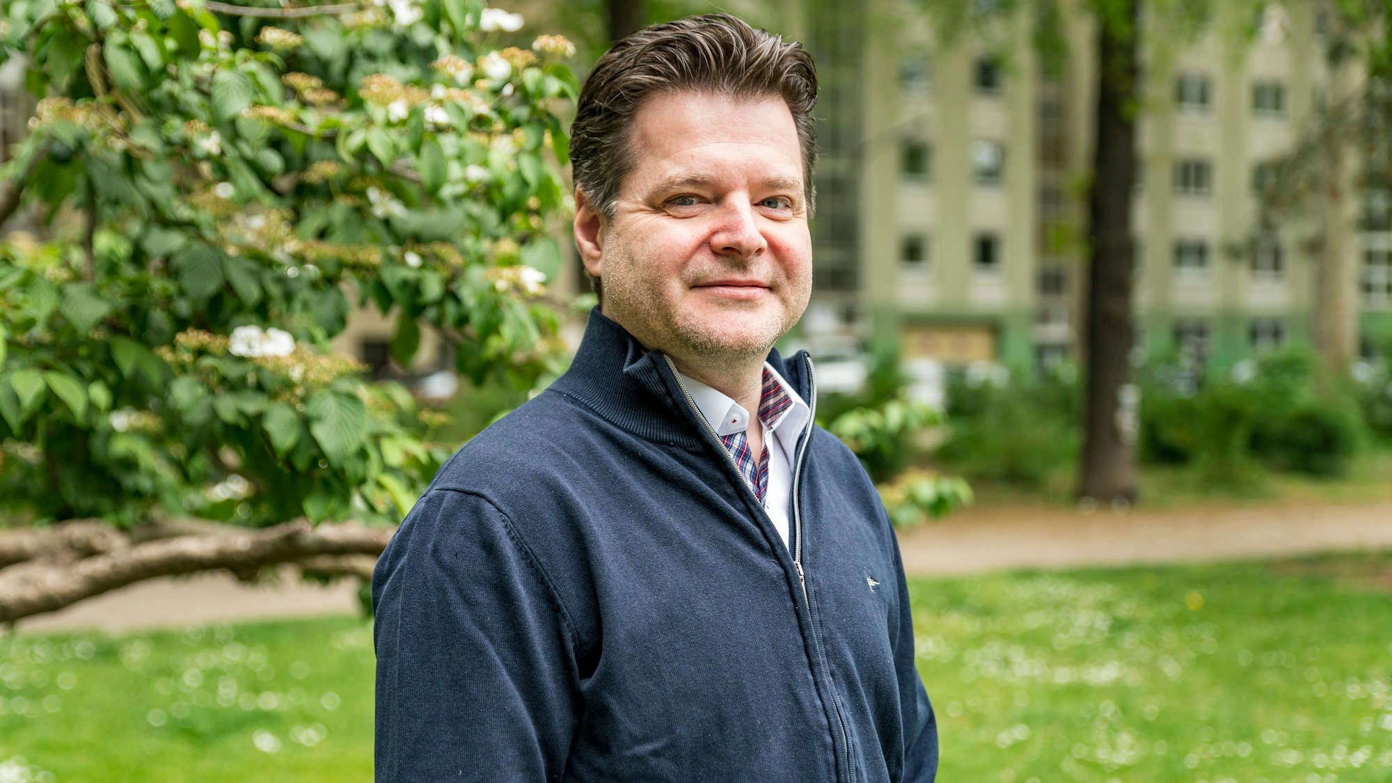 Andrei Kovacs, Geschäftsführer des Vereins Jüdisches Leben in Europa, ist im Porträt zu sehen.