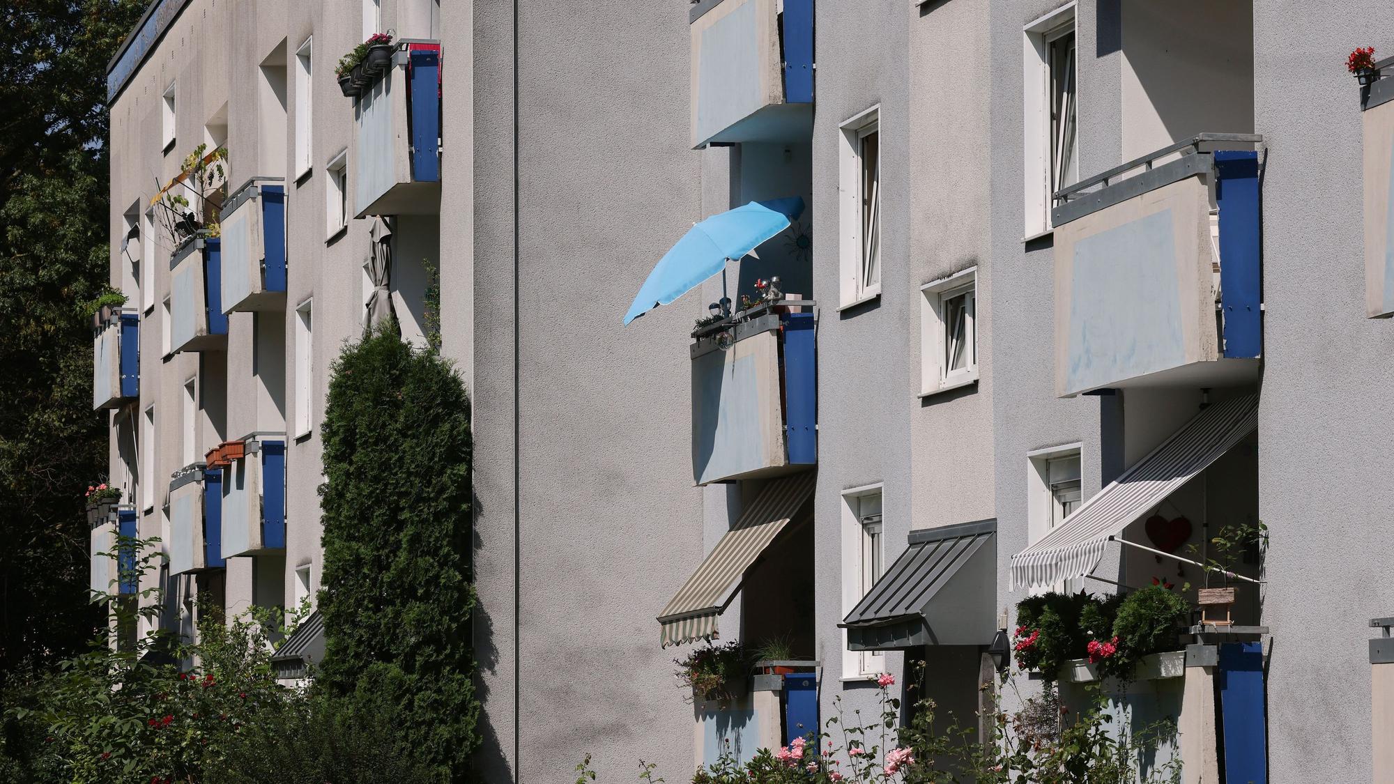 18.08.2023, Köln: Blck auf Häuser der GAG Immobilien AG an der Ricarda-Huch-Straße in Köln Stammheim. Foto: Thilo Schmülgen