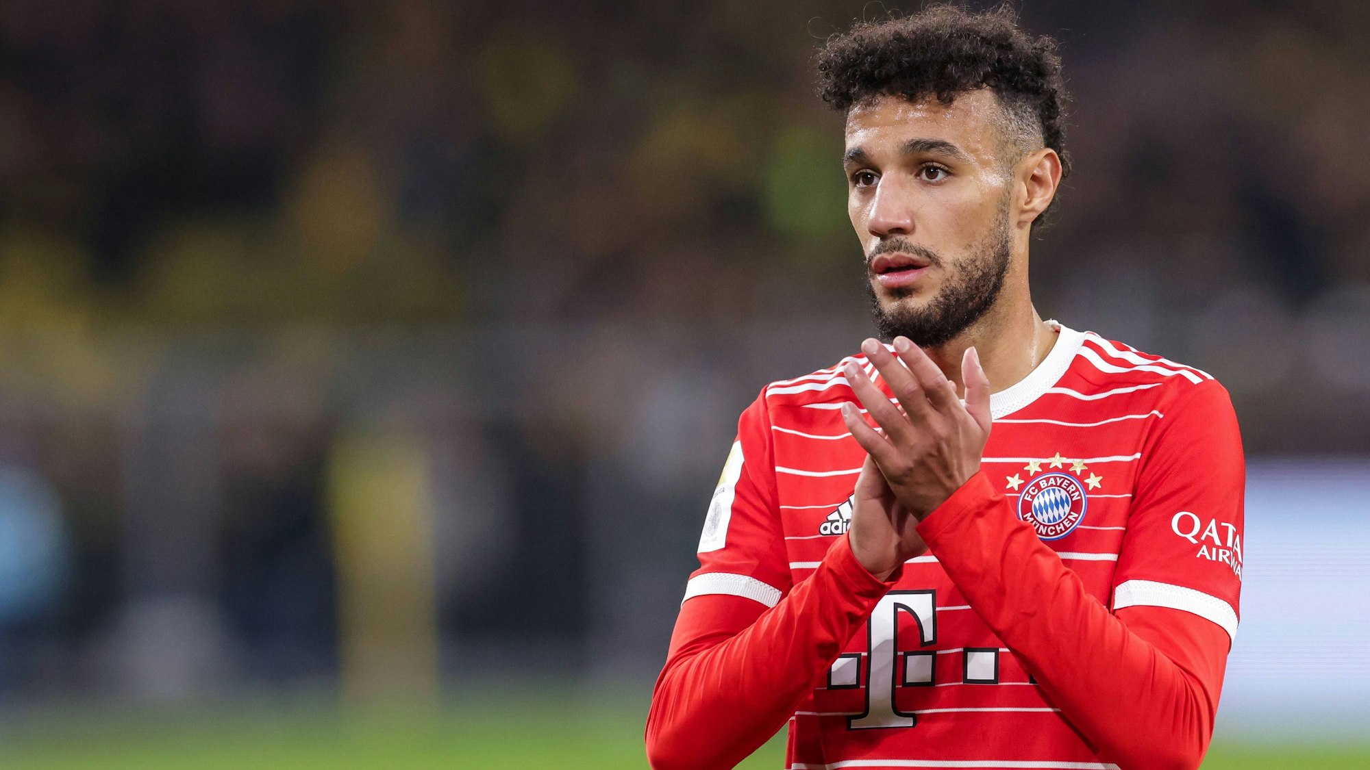 Noussair Mazraoui vom FC Bayern München sorgte mit Instagram-Posts zum Konflikt im Nahen Osten für Aufsehen.