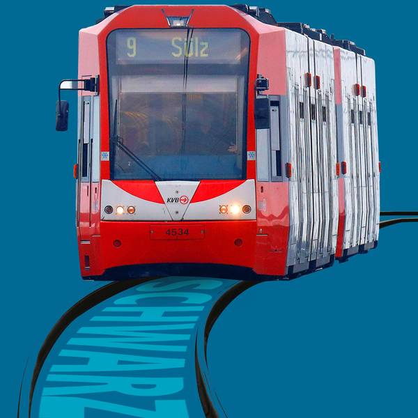 Eine Bahn fährt Richtung Sülz.