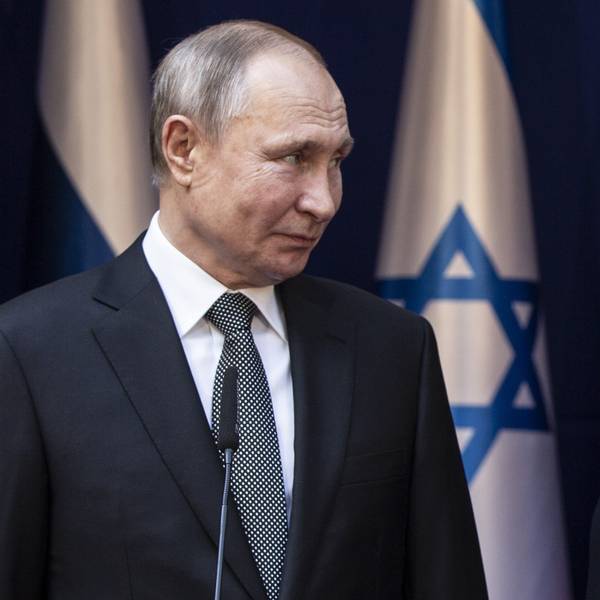 Wladimir Putin bei einem Besuch in Jerusalem. In Israel wird nun scharfe Kritik am Kurs des Kremlchefs laut. (Archivbild)