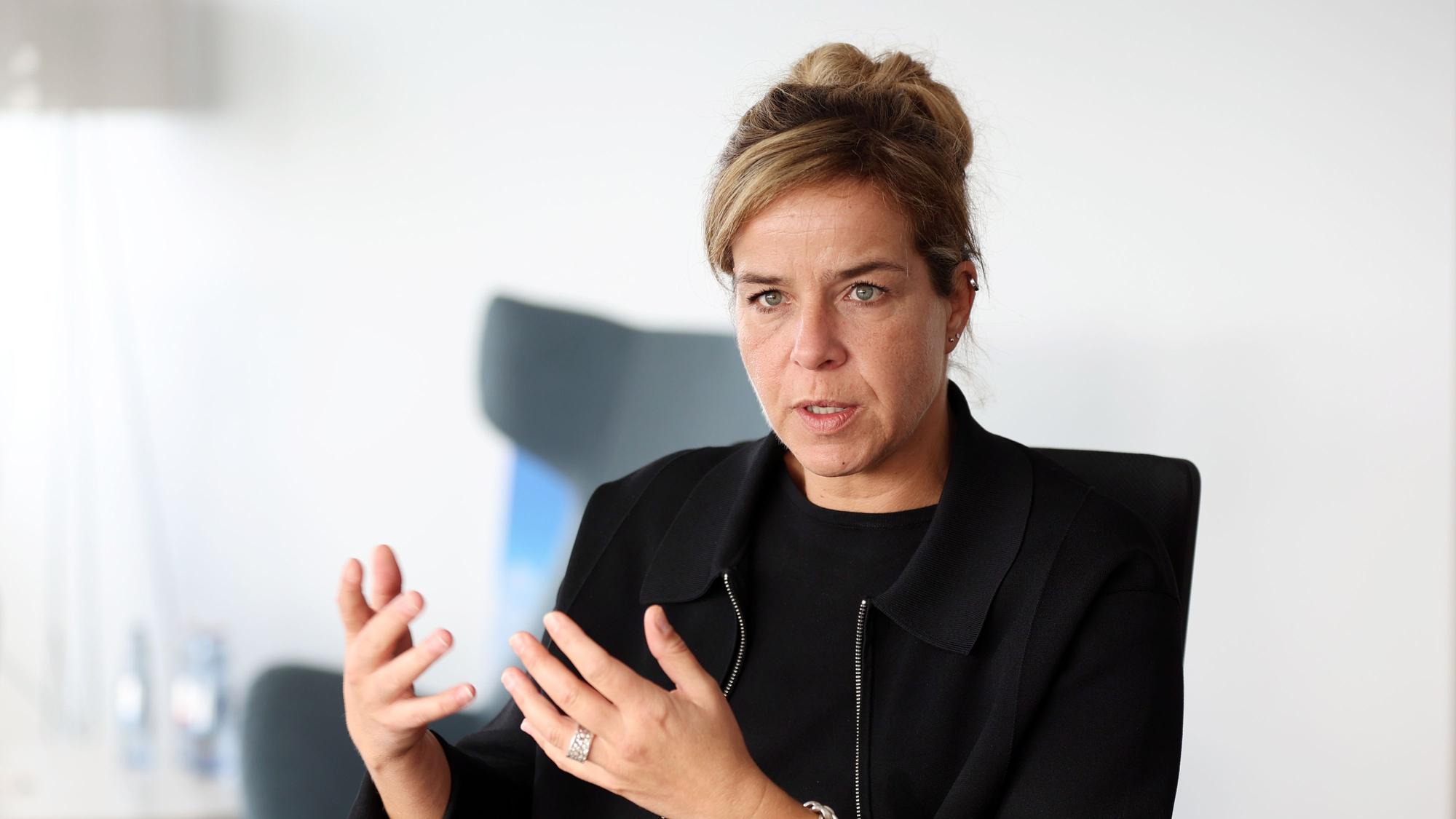 16.10.2023
Köln:
Interview mit NRW-Wirtschaftsministerin Mona Neubaur im Düsseldorfer Wirtschaftsministerium
Foto: Martina Goyert