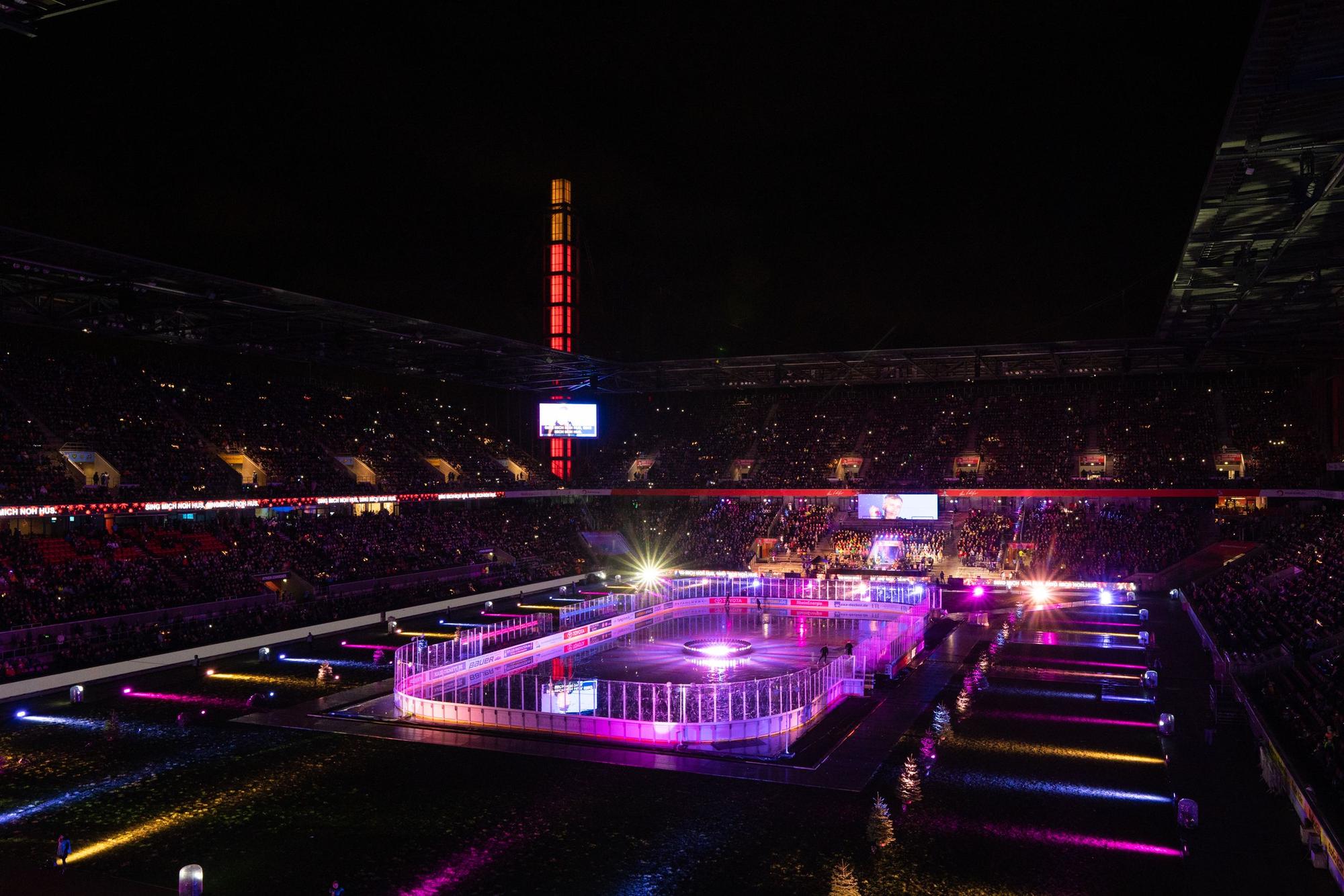 Loss mer Weihnachtsleeder singe im Stadion