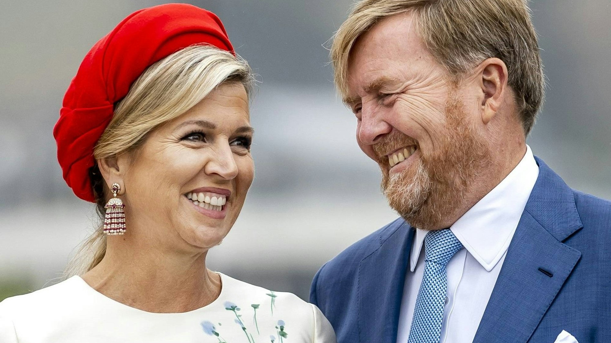 Königin Maxima und König Willem-Alexander posieren am letzten Tag ihres Staatsbesuchs in Südafrika für ein Foto.